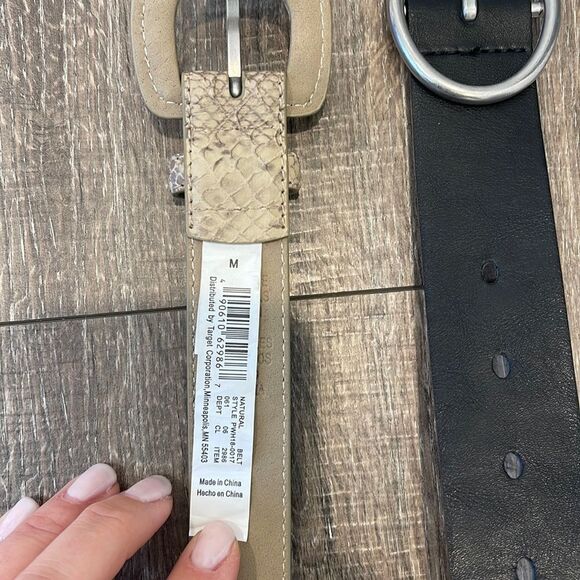 Bundle of 2 size medium belts - Picture 3 of 4